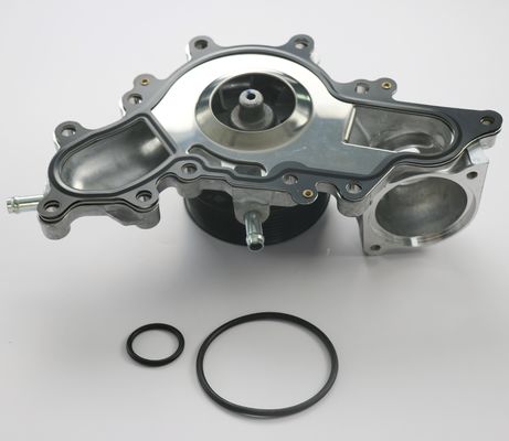 Un buen precio. Toyota LAND CRUISER 200 J2 El motor y la bomba de agua en línea